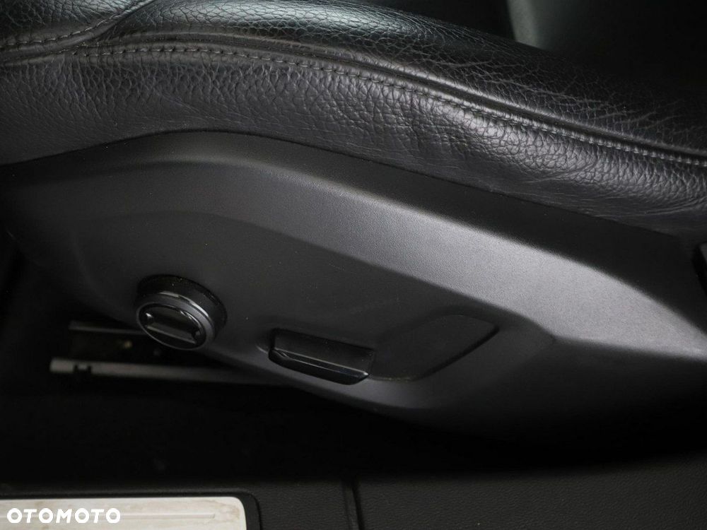 Volvo V60 D4 Momentum - 38