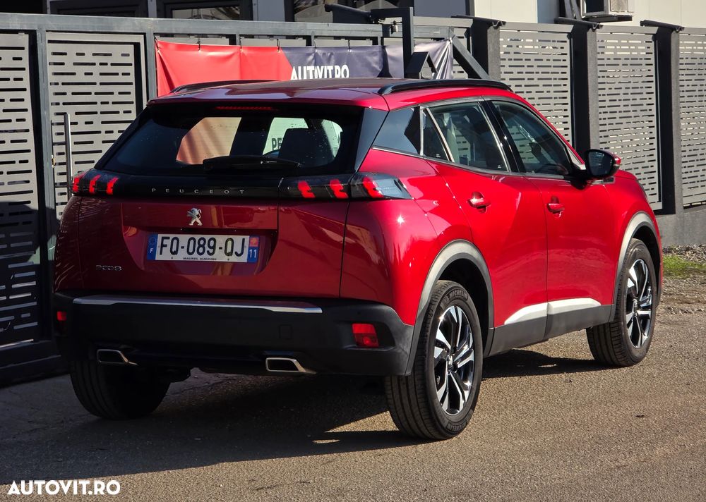 Peugeot 2008 PureTech 130 EAT8 GT Pack - 4