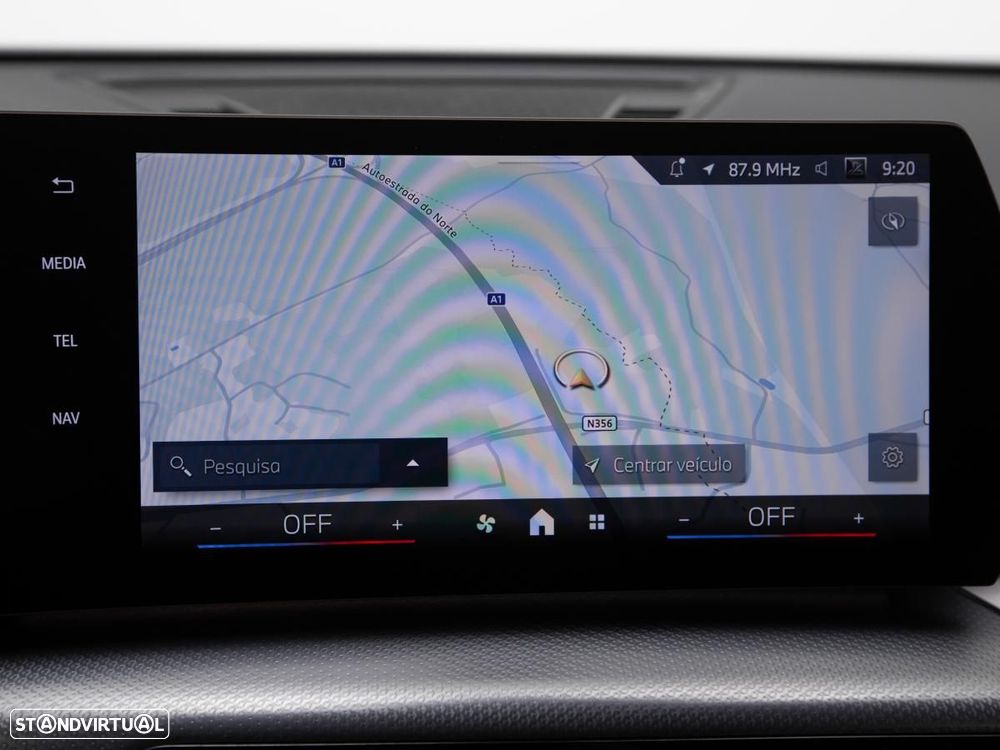 BMW iX2 eDrive20 Pack Desportivo M - 24