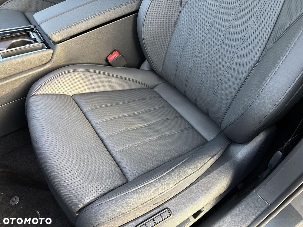 Skoda Superb 2.0 TDI SCR 4x4 L&K DSG - 12