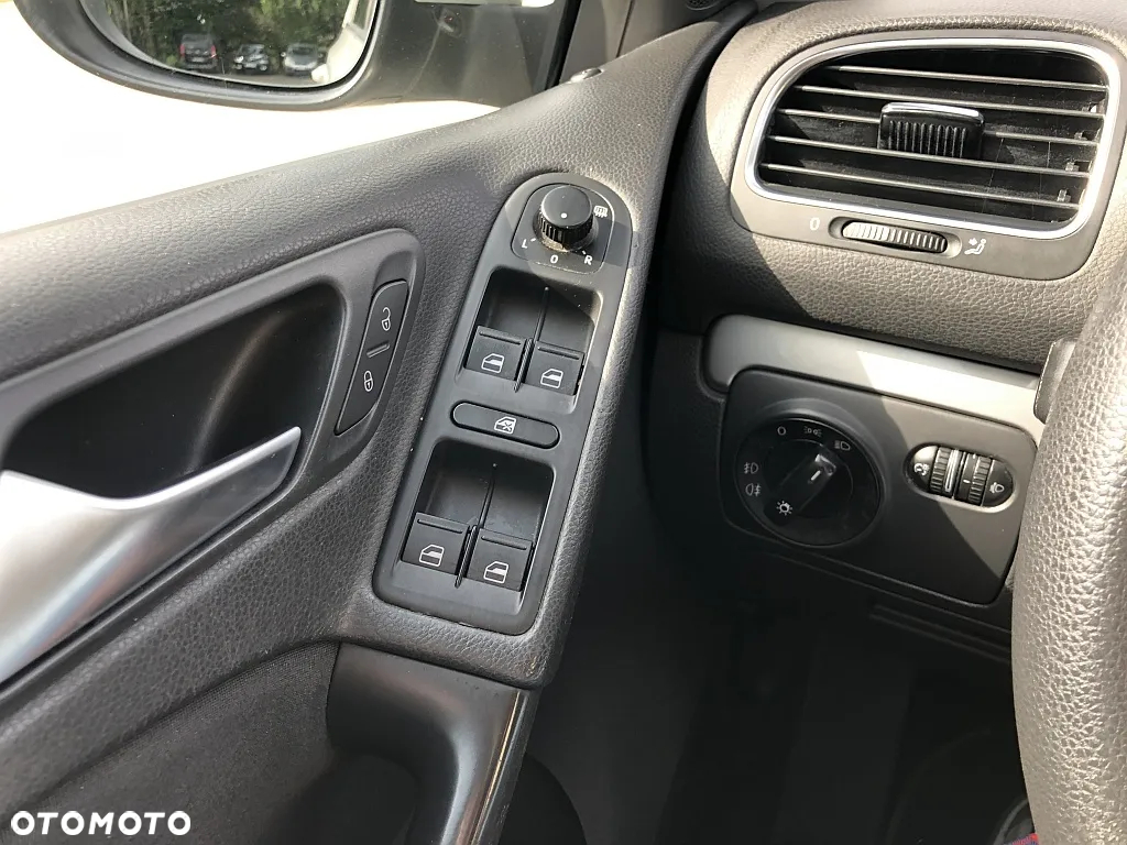 Volkswagen Golf 1.6 TDI DPF Comfortline - 16