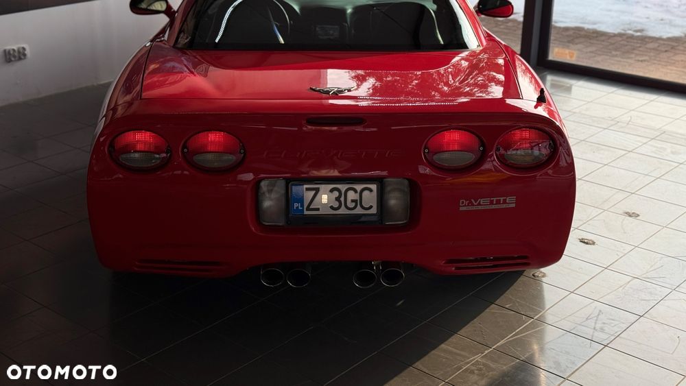 Chevrolet Corvette - 14