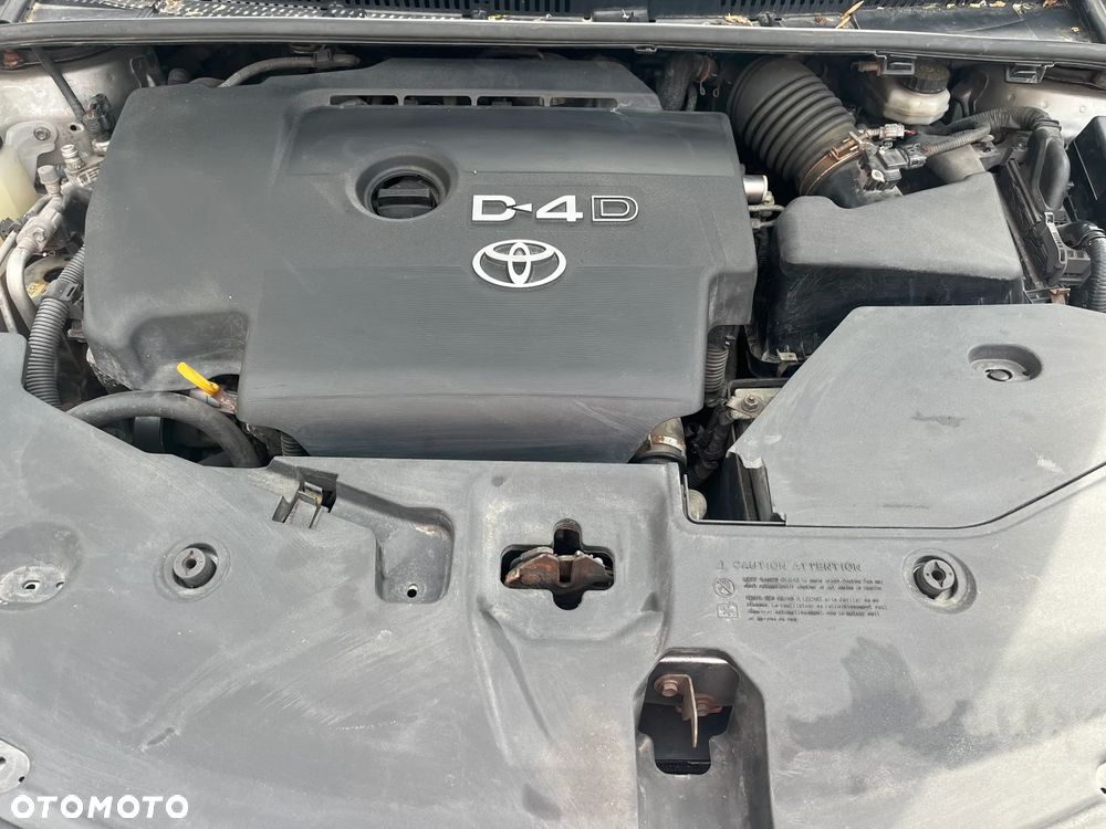 Toyota Avensis 2.0 D-4D Sol+NAVI - 26