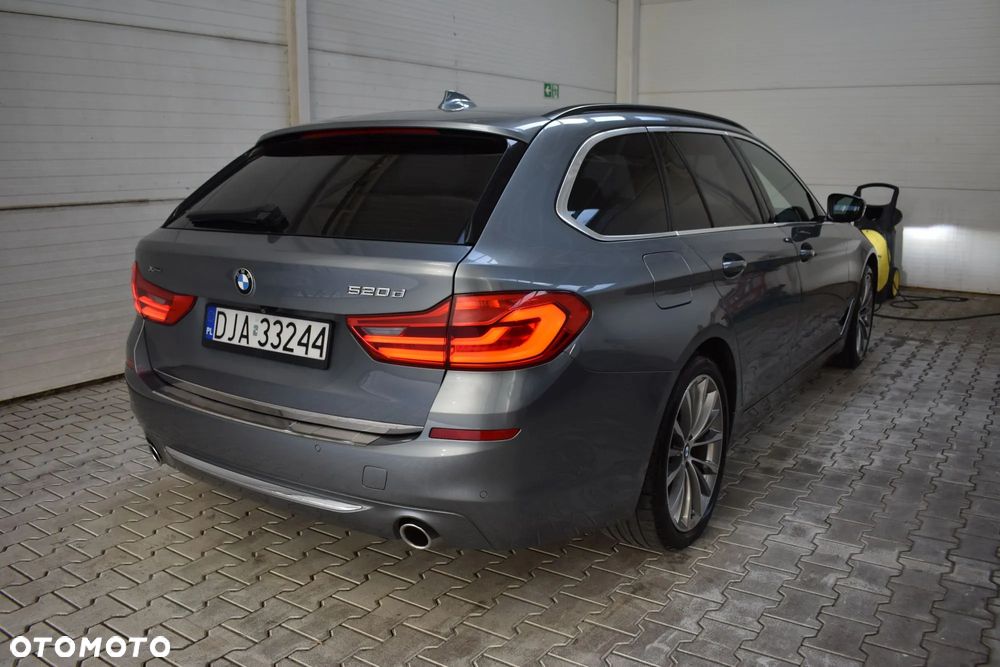 BMW Seria 5 520d xDrive Luxury Line - 12