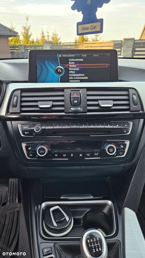 BMW Seria 3 318d Sport Line - 13