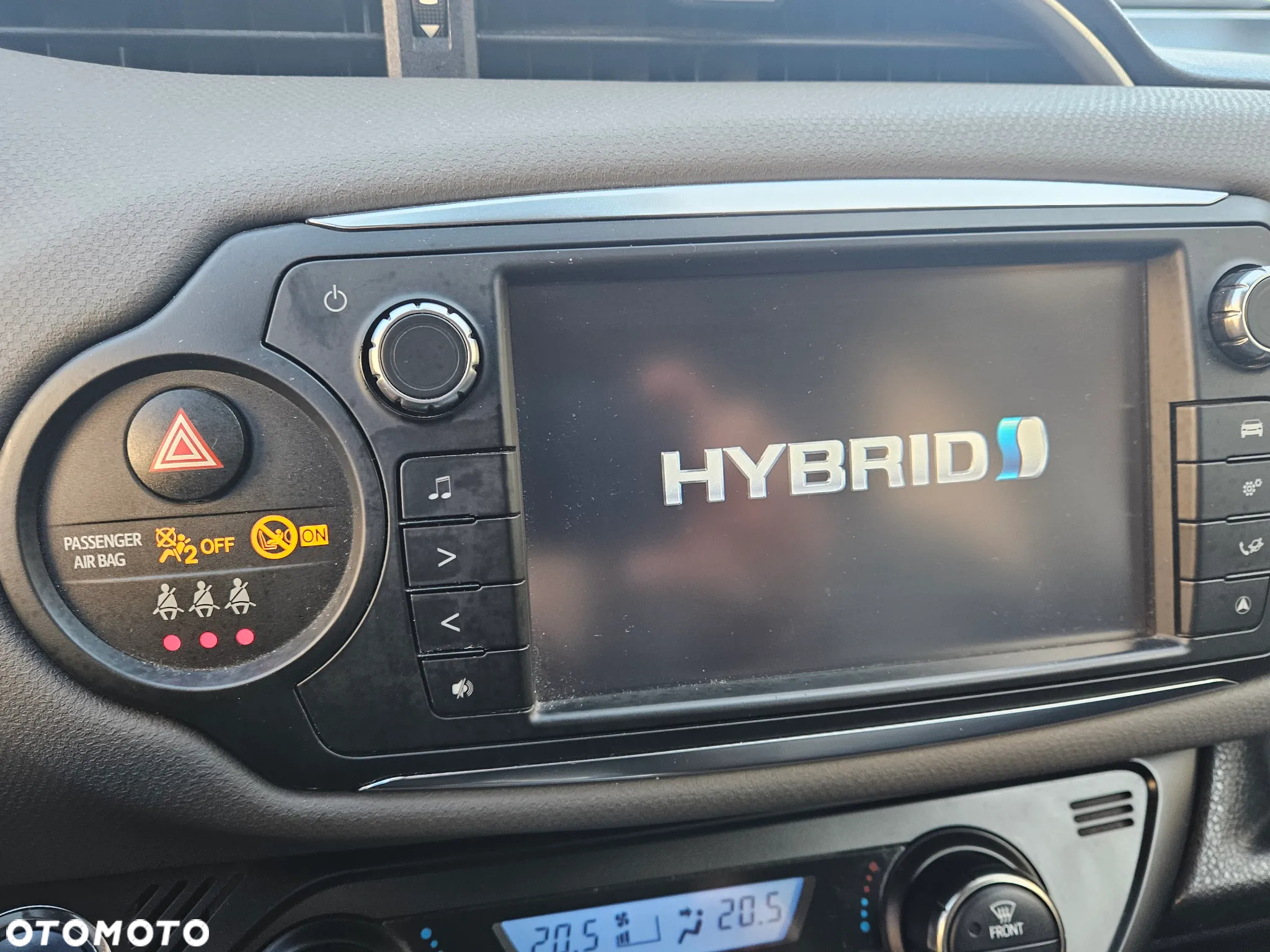 Toyota Yaris Hybrid 1.5 VVT-i Comfort - 11
