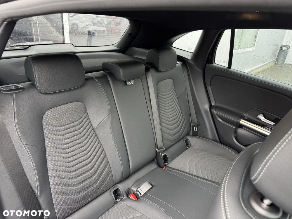 Mercedes-Benz GLA 200 Progressive - 13