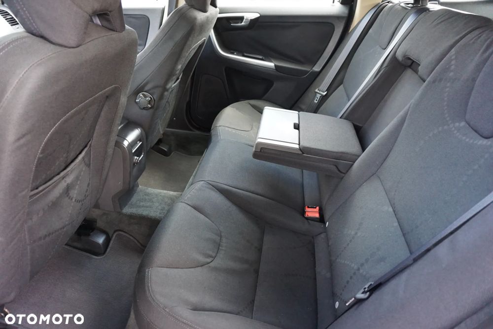 Volvo XC 60 D4 Kinetic - 10