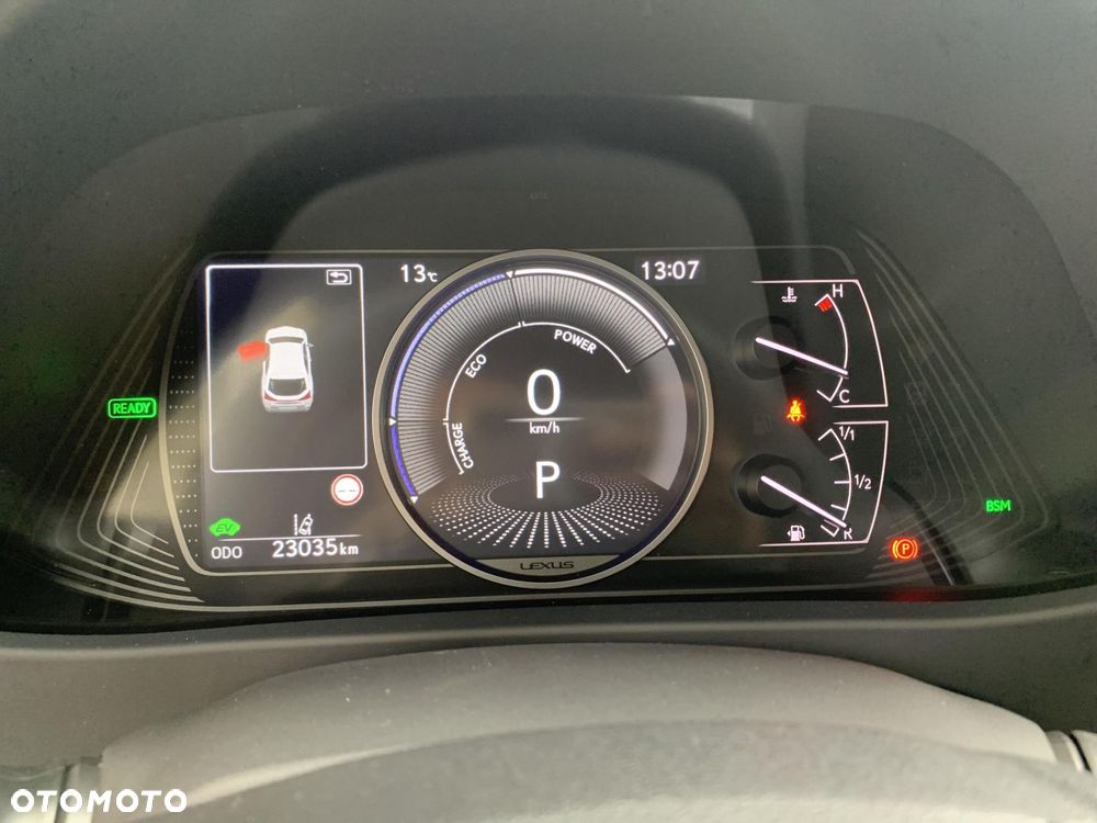 Lexus UX - 16