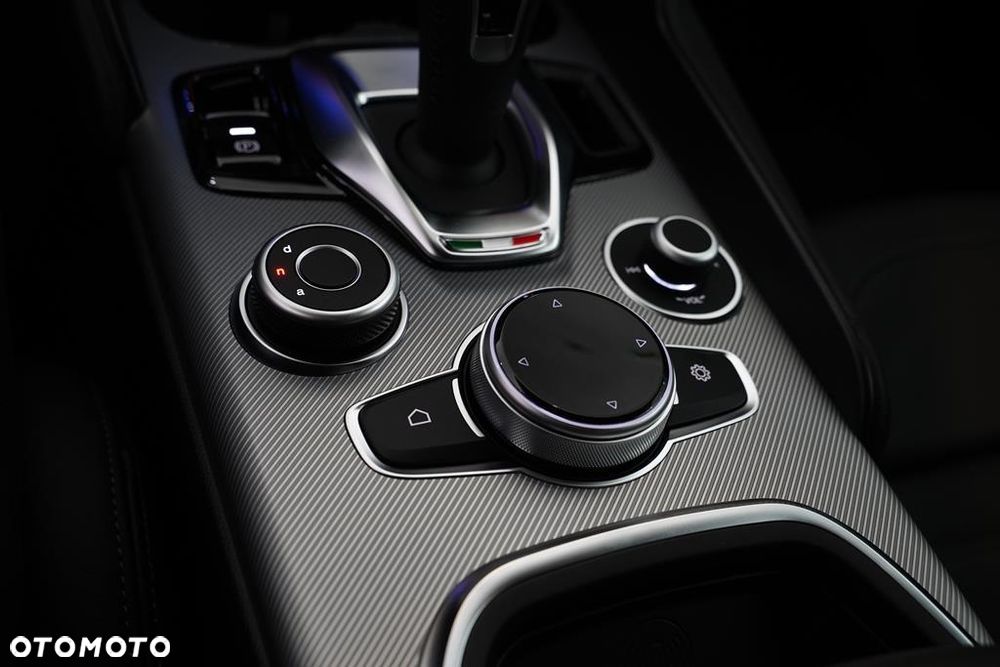 Alfa Romeo Giulia 2.0 Turbo Veloce Q4 - 19