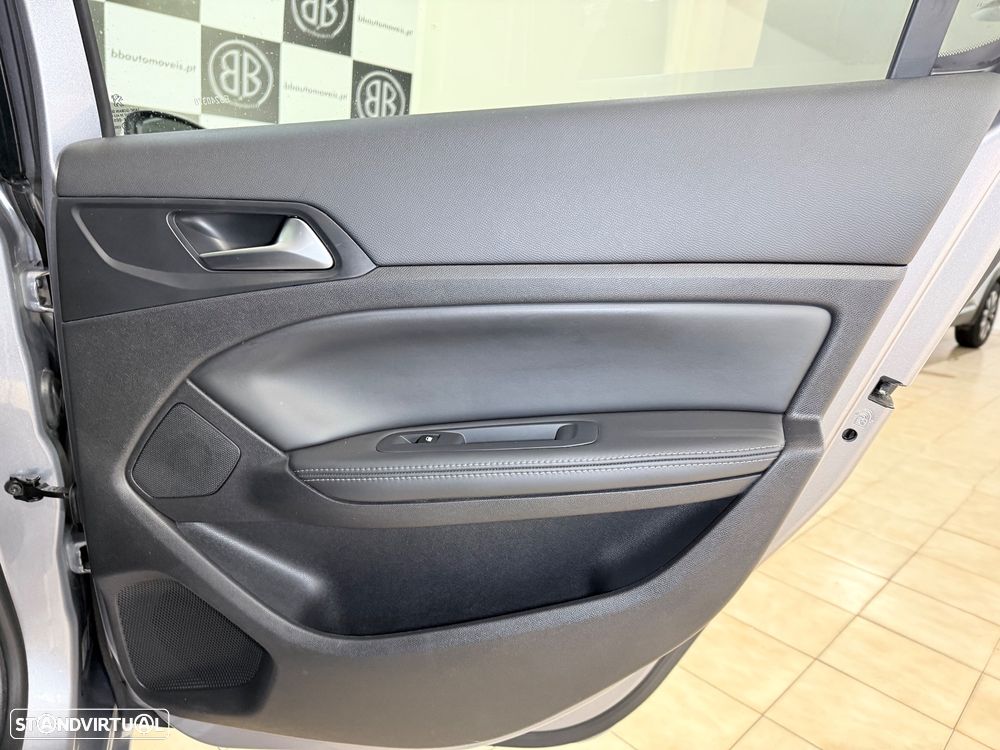 Peugeot 308 PureTech 130 GPF EAT8 Stop & Start Allure - 24