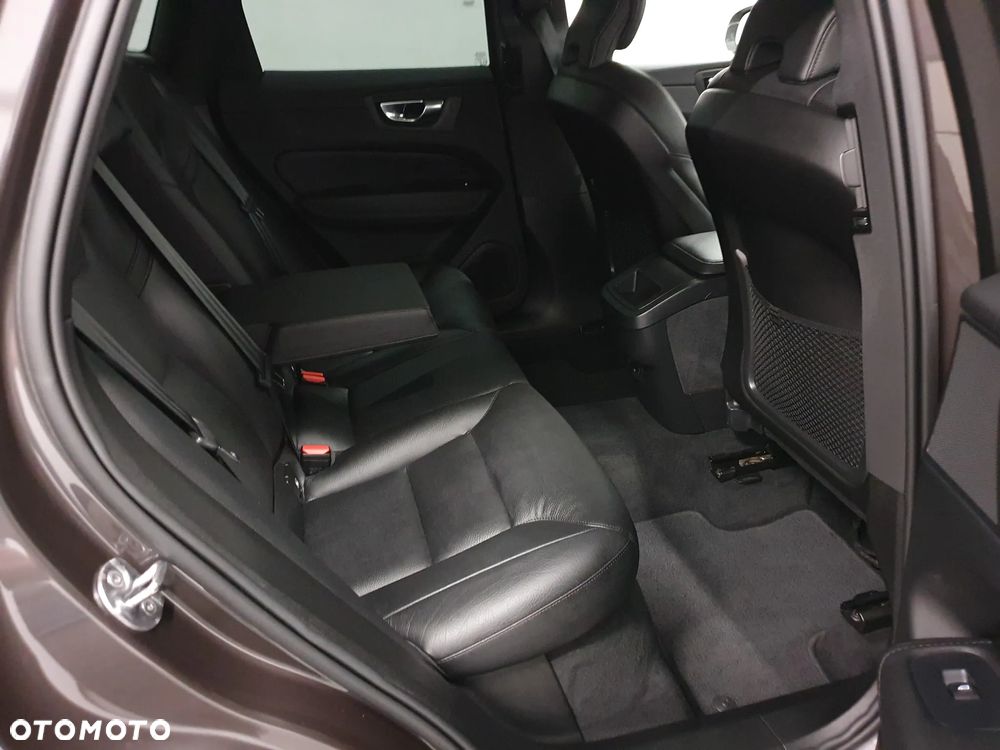 Volvo XC 60 B4 D AWD Geartronic Inscription - 16