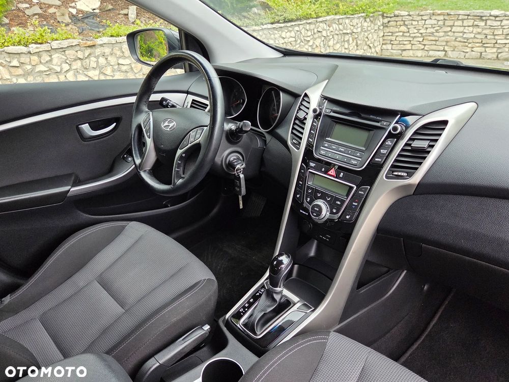 Hyundai i30 Kombi 1.6 GDi DCT Premium - 22