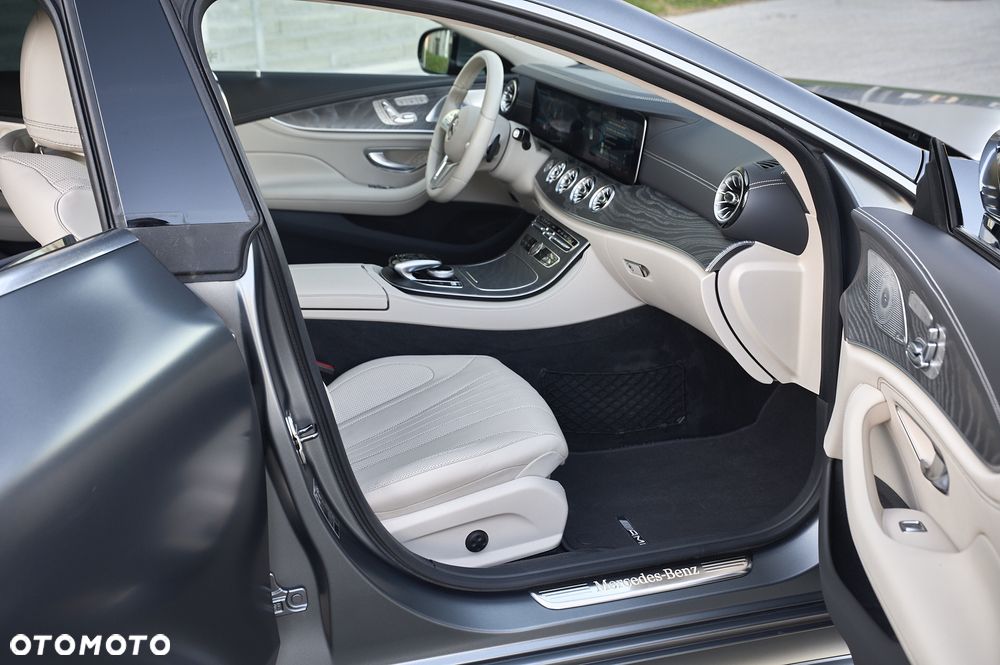 Mercedes-Benz CLS - 22