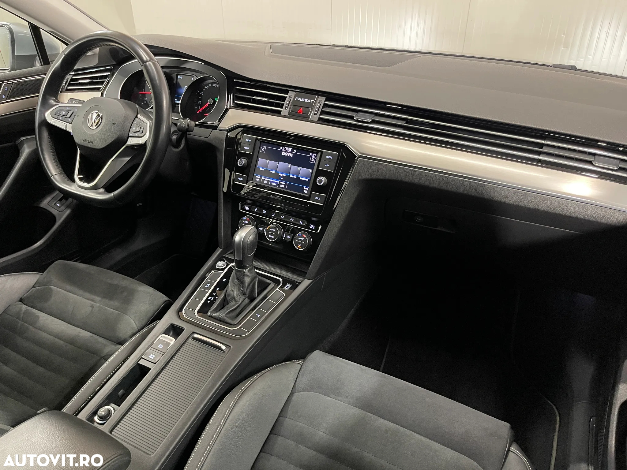 Volkswagen Passat 2.0 TDI DSG Highline - 8