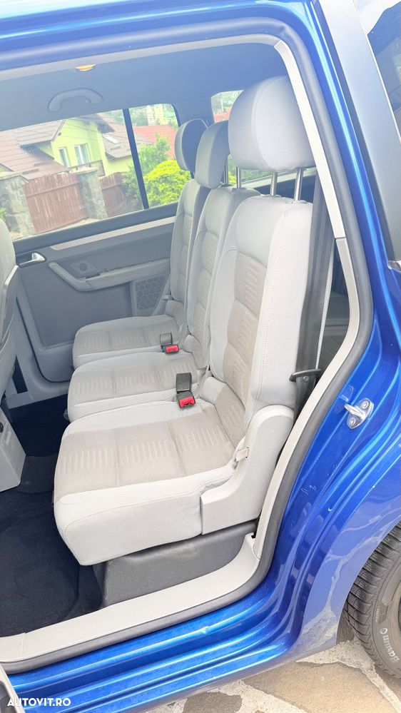 Volkswagen Touran 1.9 TDI Highline - 9