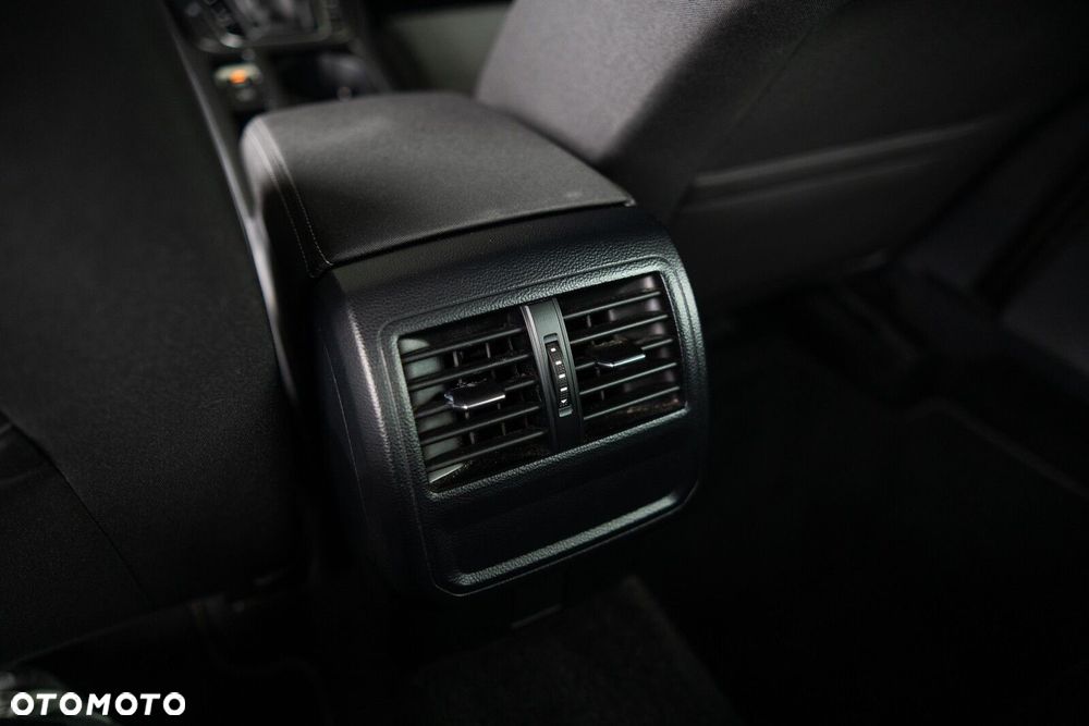 Volkswagen Passat Variant 1.5 TSI EVO Business DSG - 24