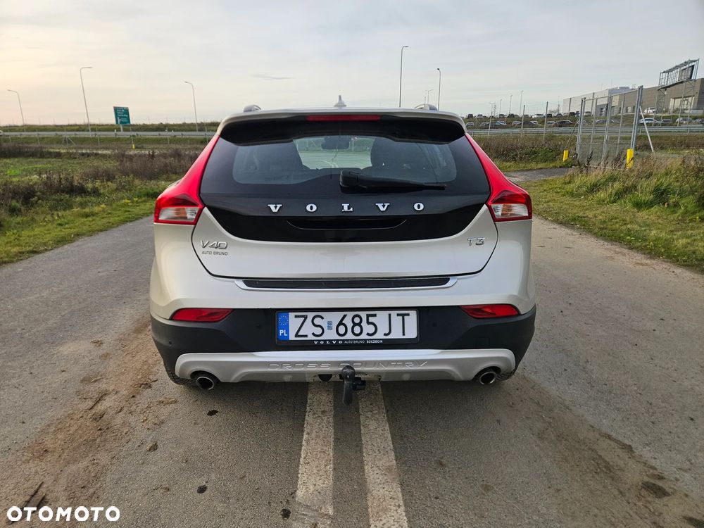 Volvo V40 T3 Drive-E Momentum - 12