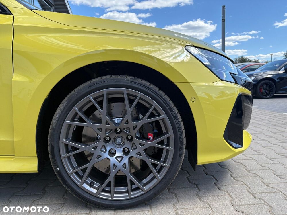 Audi RS3 Limousine - 11