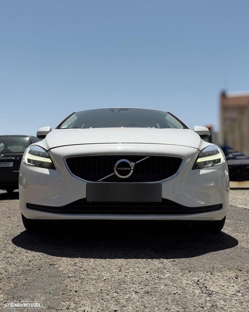 Volvo V40 2.0 D3 Momentum - 4