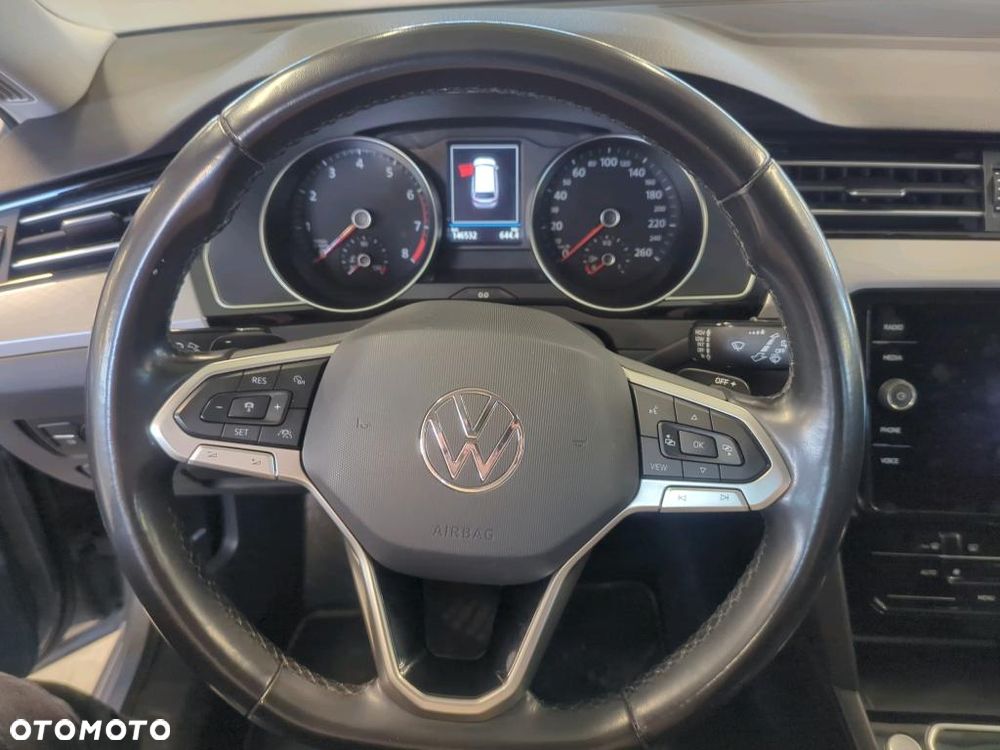 Volkswagen Passat 2.0 TSI Business DSG - 12