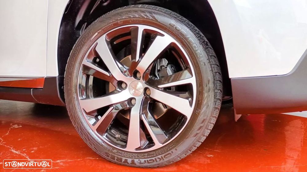 Peugeot 2008 1.2 PureTech Allure - 22