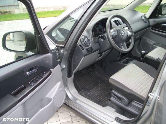 Suzuki Sx4 2011 photo 5