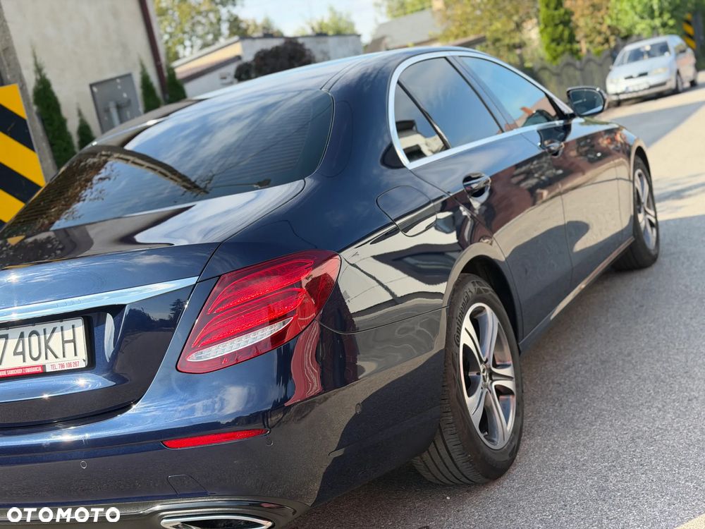 Mercedes-Benz Klasa E 220 d 4-Matic 9G-TRONIC - 40