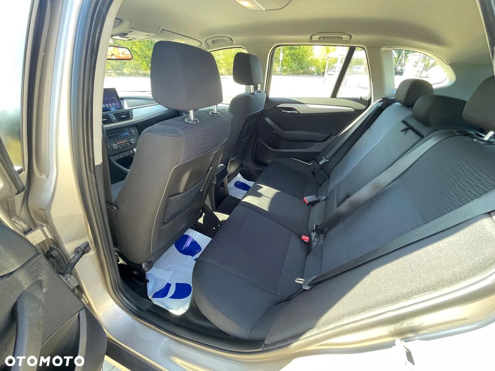 BMW X1 sDrive18d Sport Line - 11