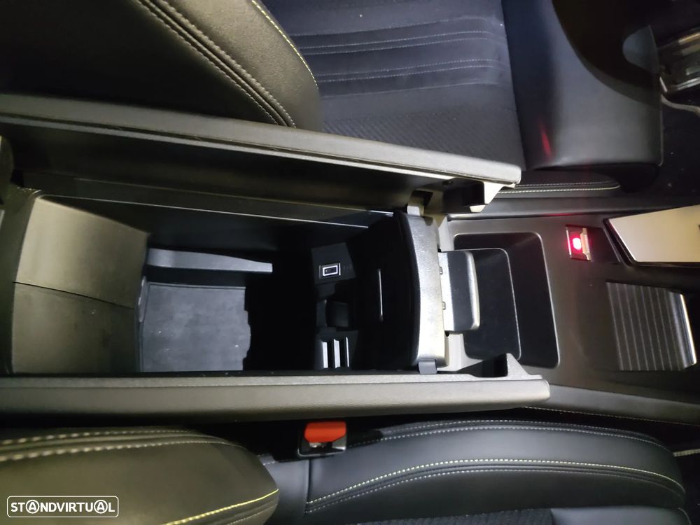 Peugeot 308 SW 1.5 BlueHDi GT EAT8 - 23