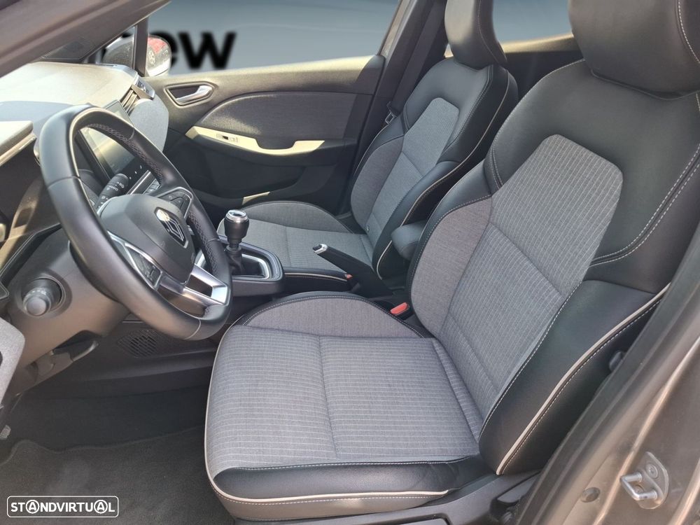 Renault Clio 1.0 TCe Techno Bi-Fuel - 11