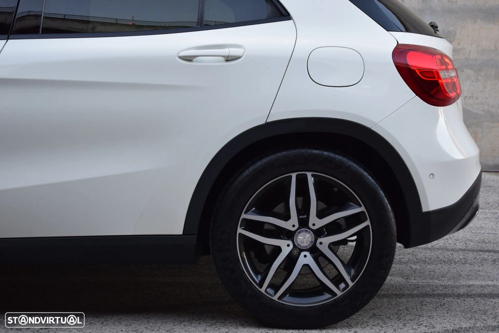 Mercedes-Benz GLA 180 CDI Urban - 53