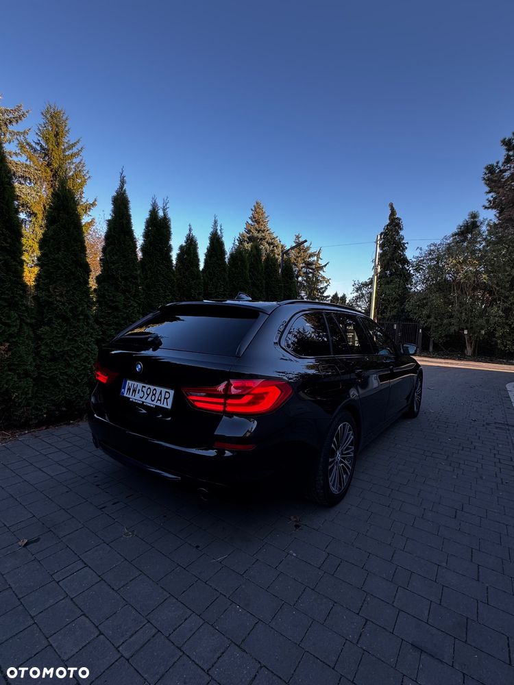 BMW Seria 5 520d Sport Line - 3