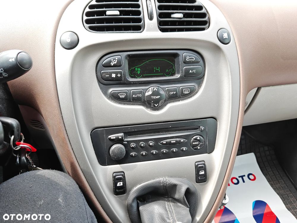 Citroën Xsara Picasso 1.8i Exclusive - 23