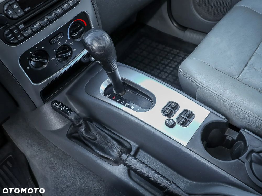 Jeep Cherokee 2.8 CRD Automatik Limited - 24