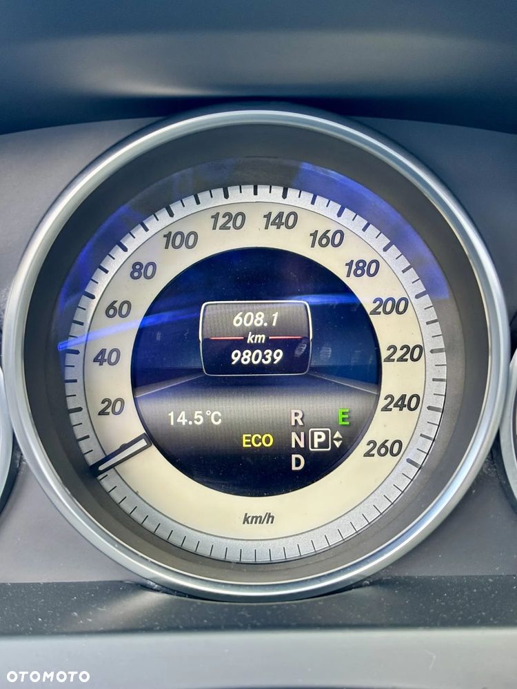 Mercedes-Benz Klasa E 500 BlueEFFICIENCY 7G-TRONIC Elegance - 15