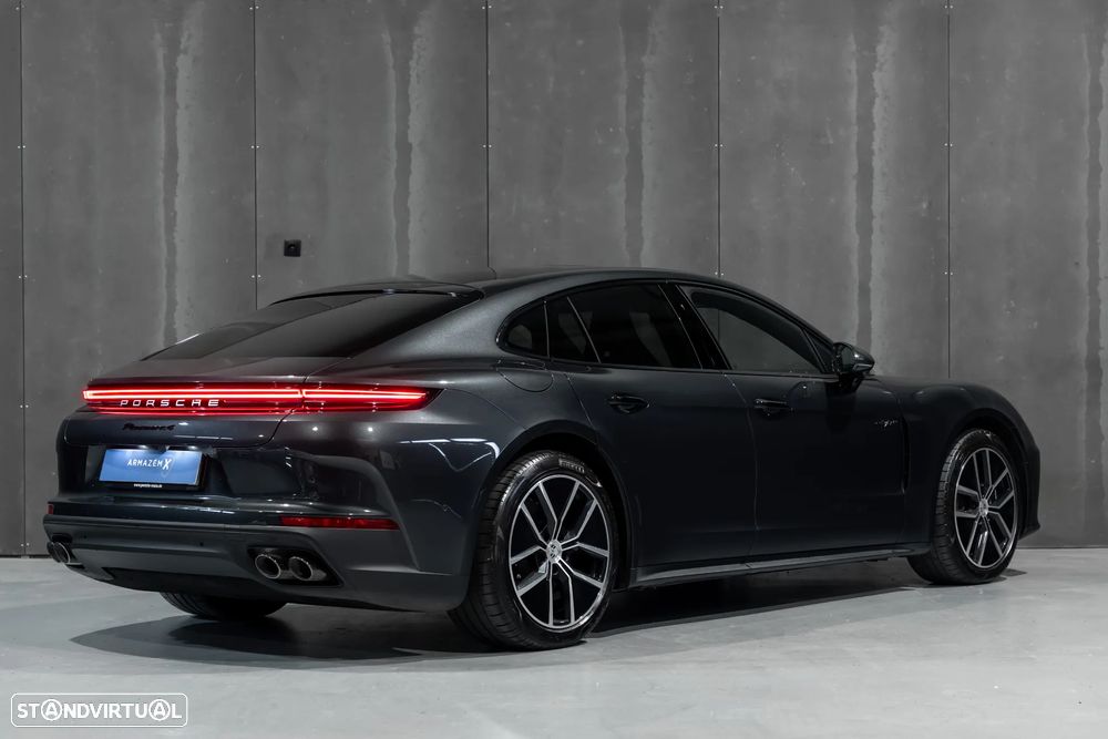 Porsche Panamera 4 E-Hybrid - 4