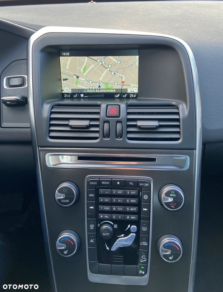 Volvo XC 60 D4 AWD Momentum - 8