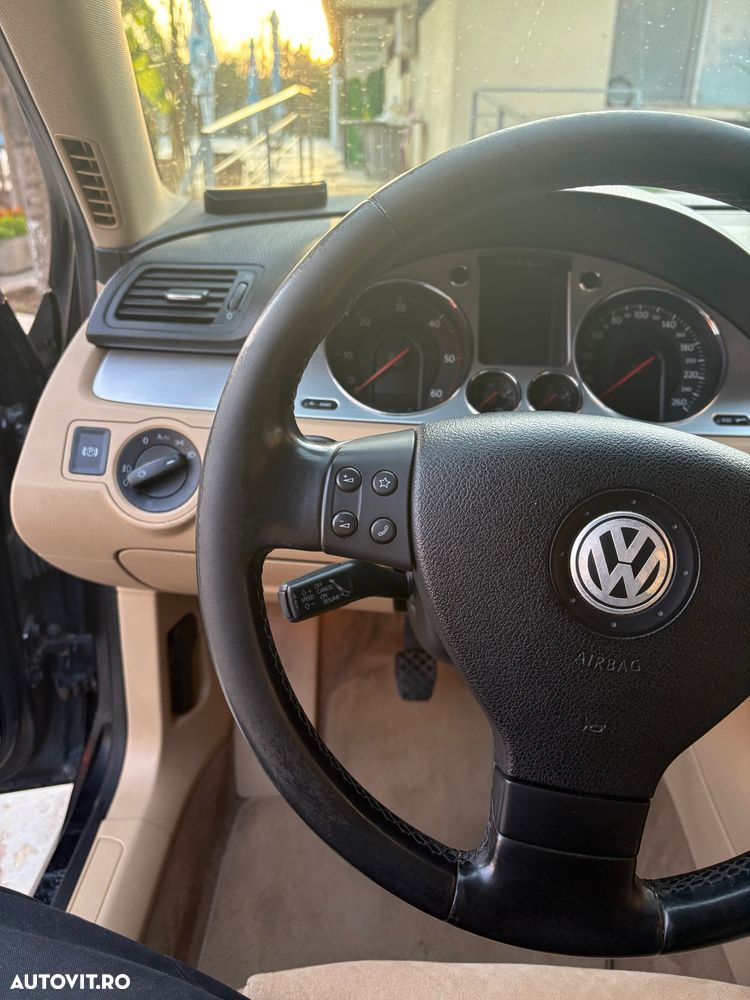 Volkswagen Passat Variant 2.0 TDI Highline DPF - 16