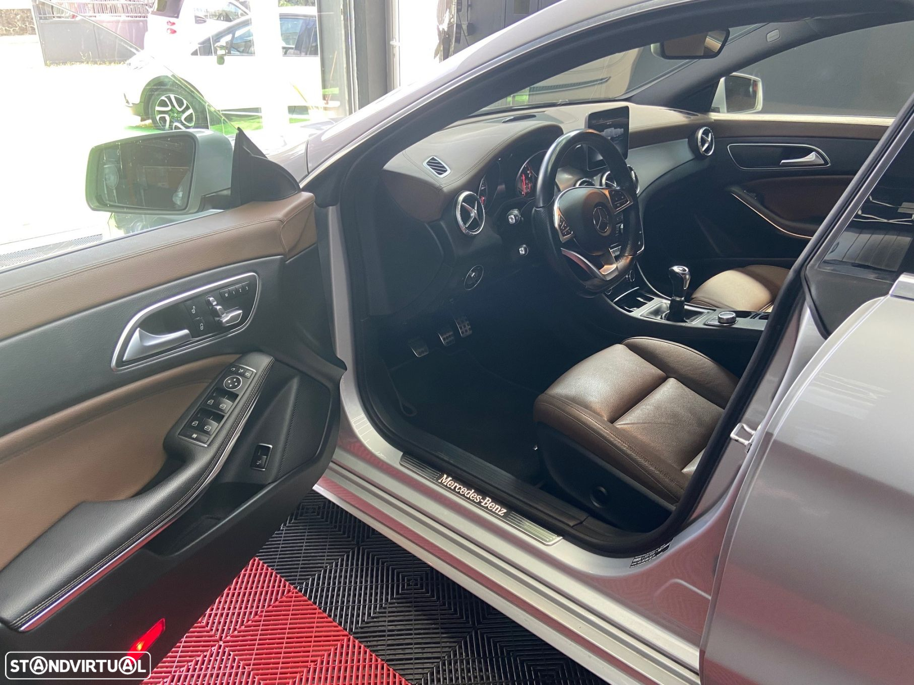 Mercedes-Benz CLA 180 d Shooting Brake AMG Line - 9