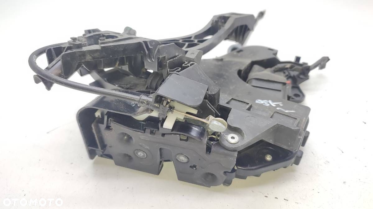 ZAMEK DRZWI PRAWY TYŁ VOLVO V50 S40 II EUROPA 30799318 - 2
