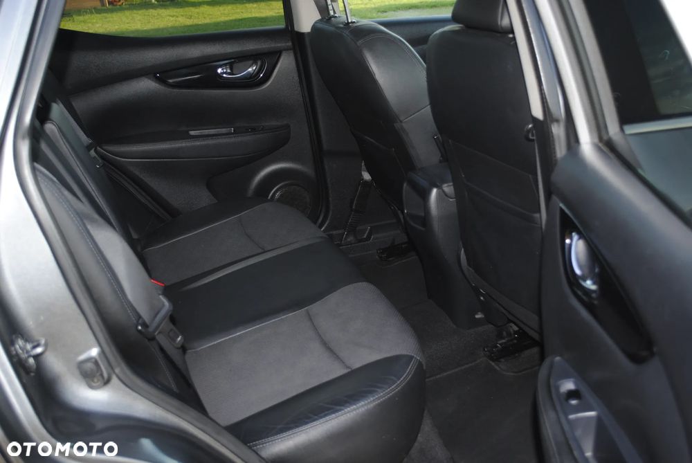 Nissan Qashqai 1.6 DCi N-Connecta - 16