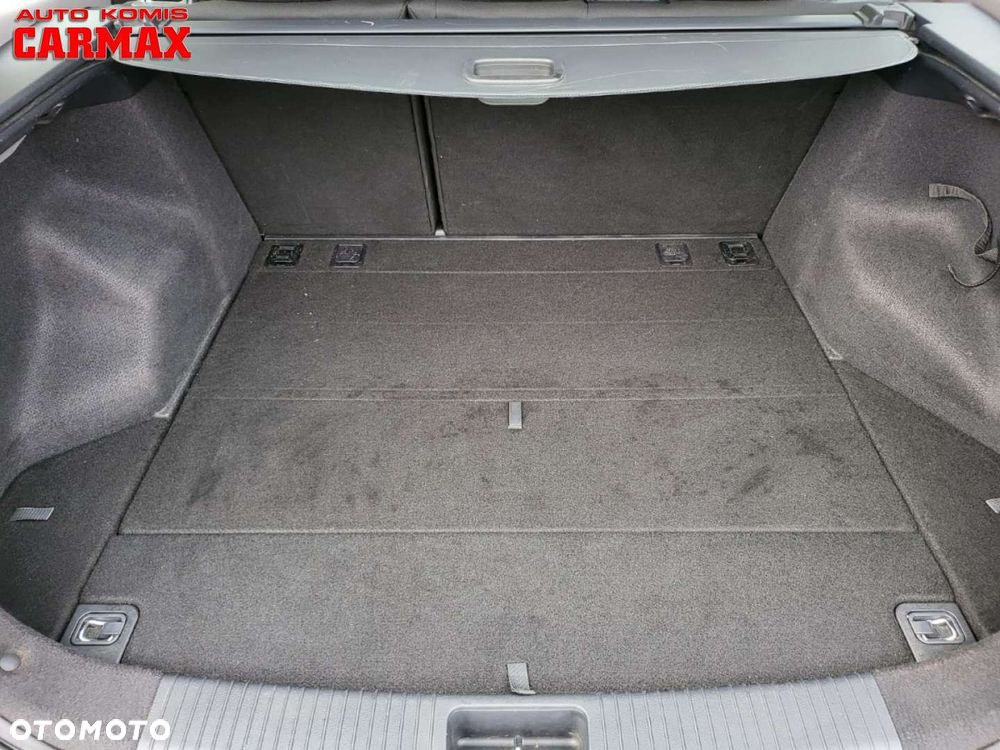 Kia Ceed - 32