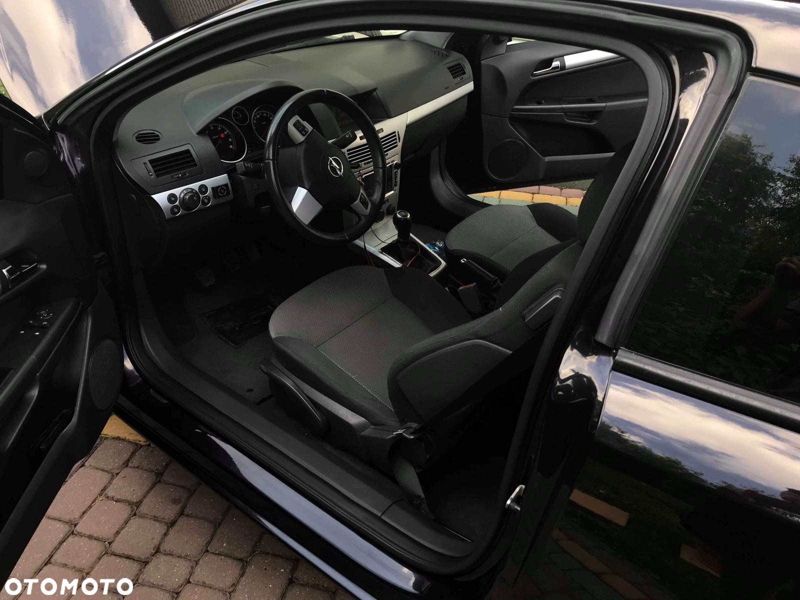 Opel Astra GTC 1.4 - 18