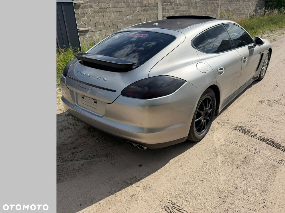 Porsche Panamera 4S - 3