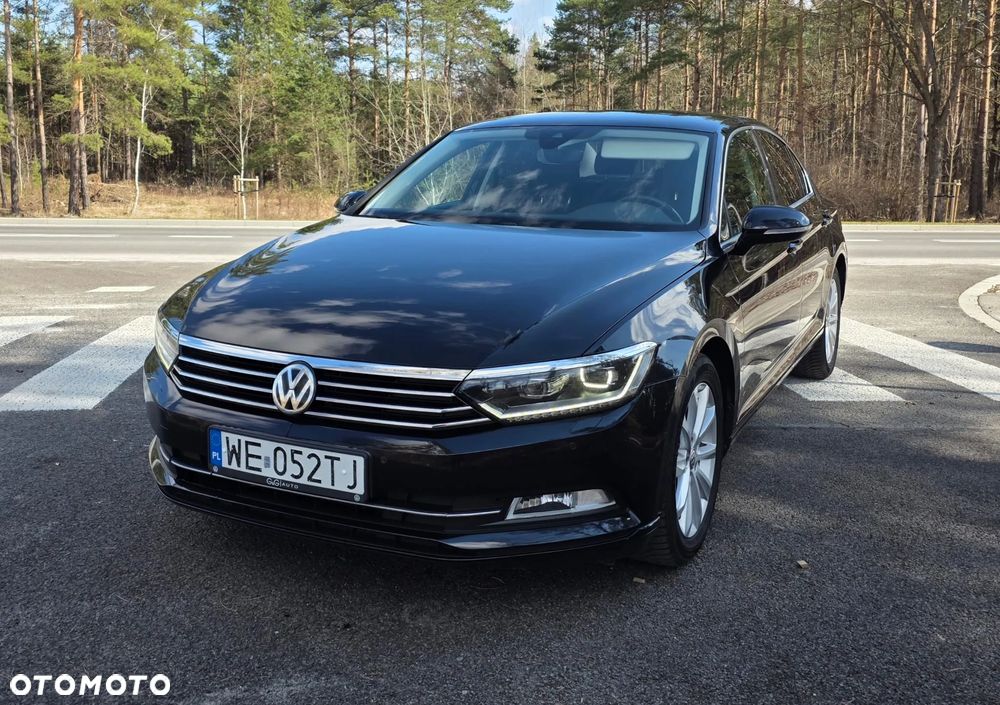 Volkswagen Passat - 1