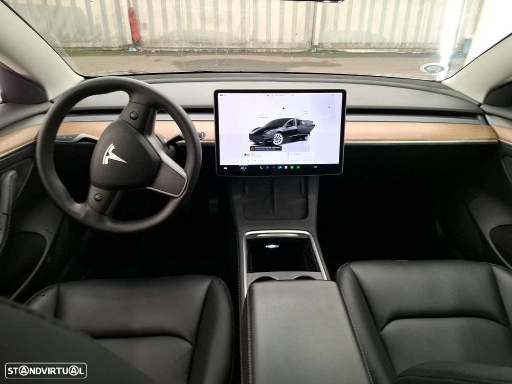 Tesla Model 3 - 7