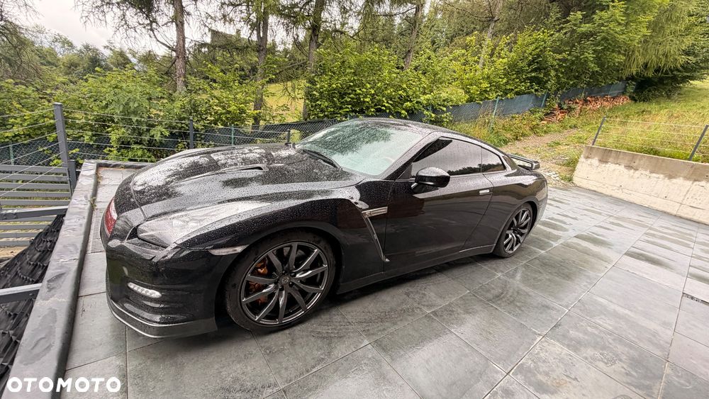 Nissan GT-R - 9