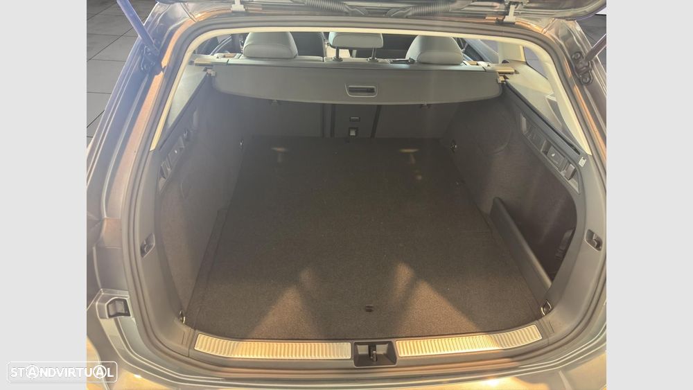 VW Passat Variant 1.5 TSI eHybrid Business DSG - 14