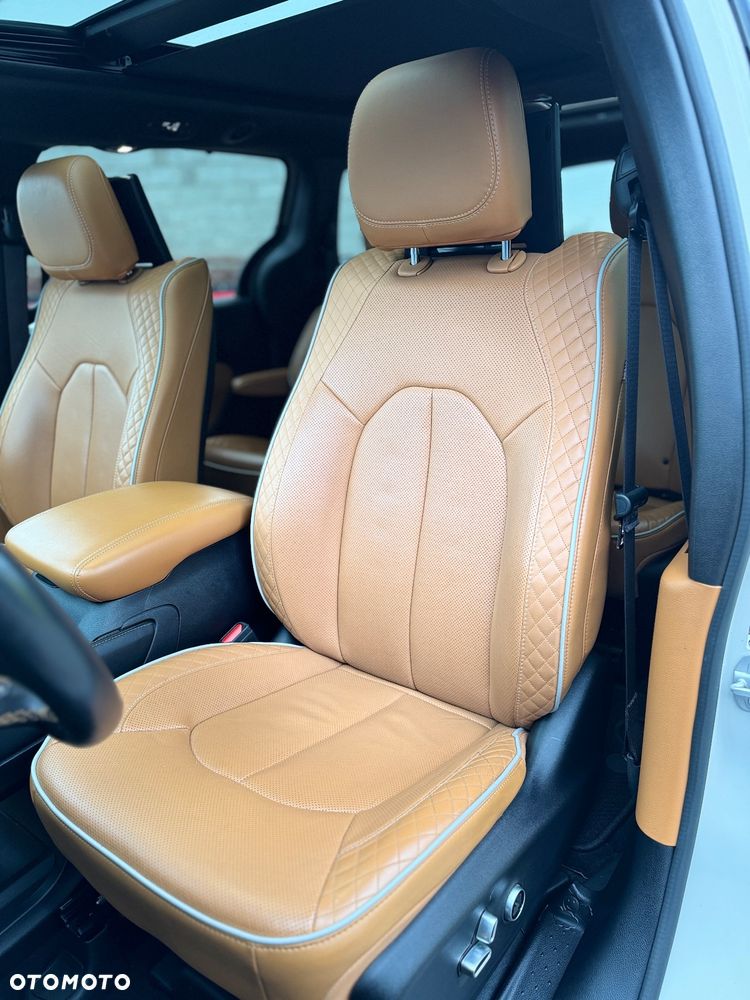 Chrysler Pacifica - 14